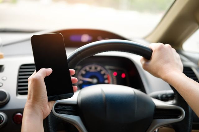 How Cell Phone Use Can Lead to Serious Atlanta Crashes